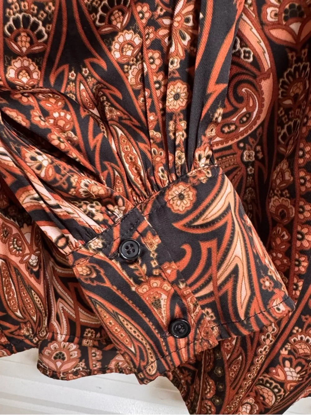 H&M x Richard Allen Brown Paisley Blouse. Size 8 - Picture 4 of 6